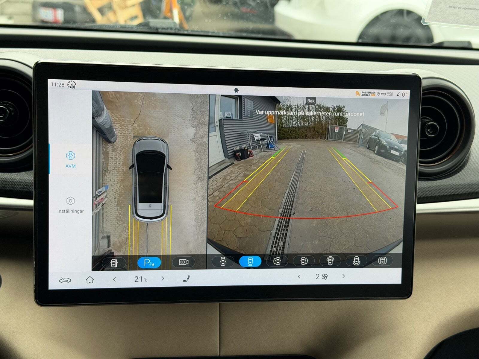 Beige BYD Dolphin fra 2023