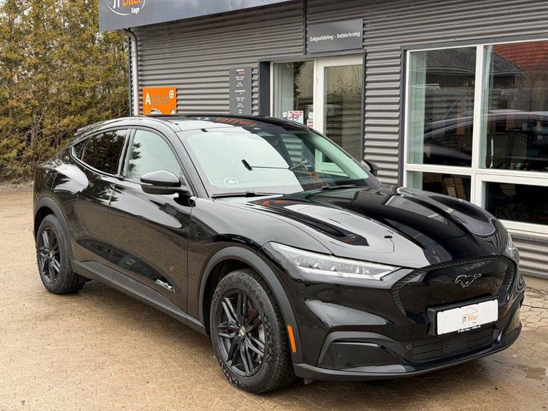 Ford Mustang Mach-E 88 Extended Range