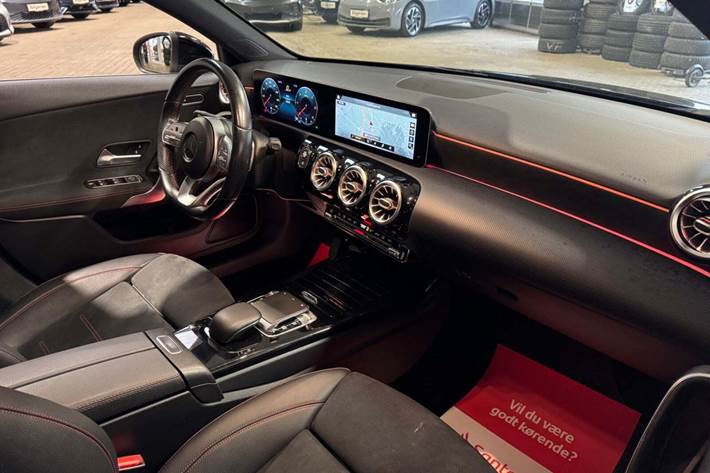 Sort Mercedes A180 d fra 2018