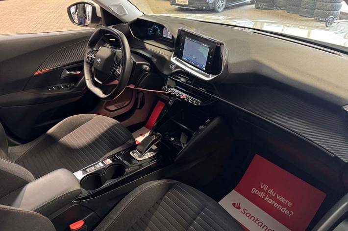 Hvid Peugeot e-2008 fra 2020