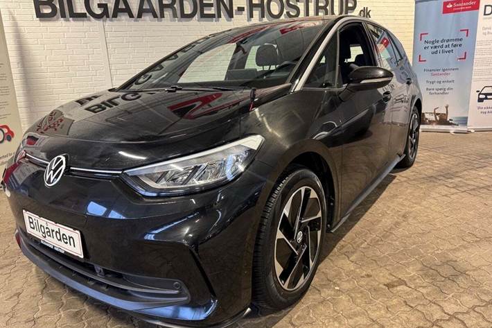 Sort VW ID.3 fra 2023 set udefra