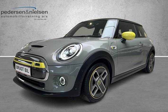 Grå Mini Cooper fra 2021 set udefra