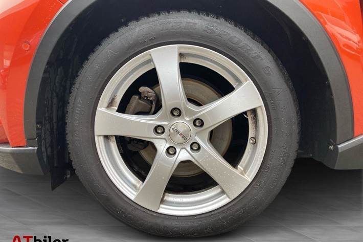 Orange Toyota C-HR fra 2020