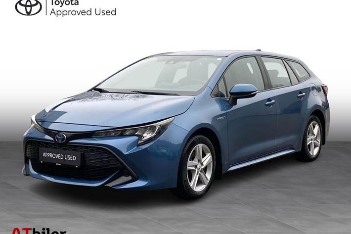 Blå Toyota Corolla fra 2021 set udefra