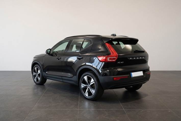 Sort Volvo XC40 fra 2020