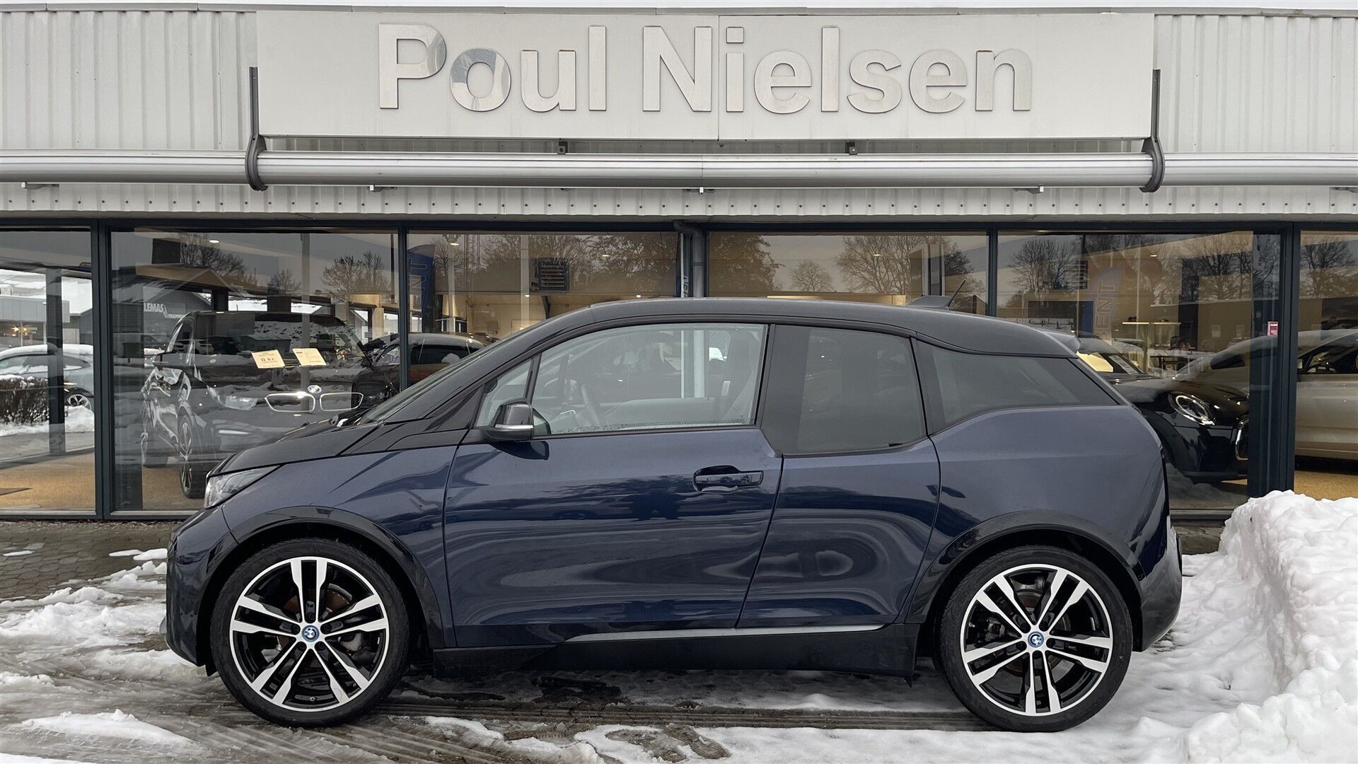 Blå BMW i3 fra 2022