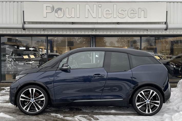 Blå BMW i3 fra 2022