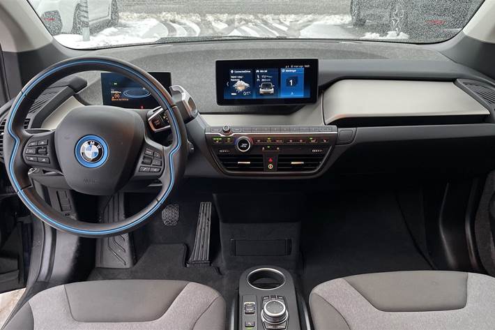 Blå BMW i3 fra 2022