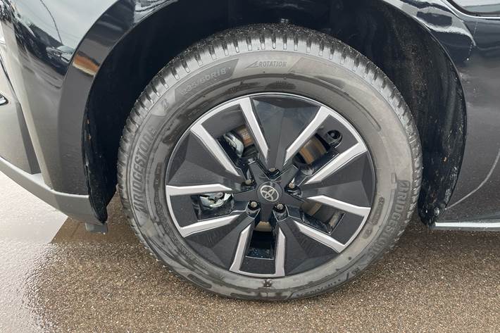 Sort Toyota BZ4X fra 2026