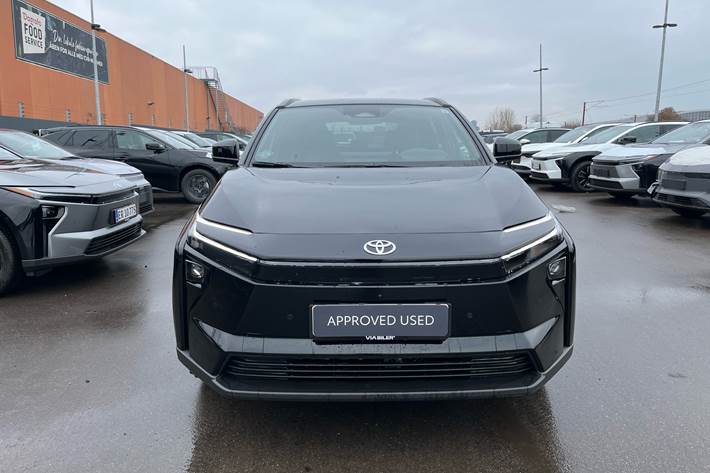 Sort Toyota bZ4X SUV fra 2026