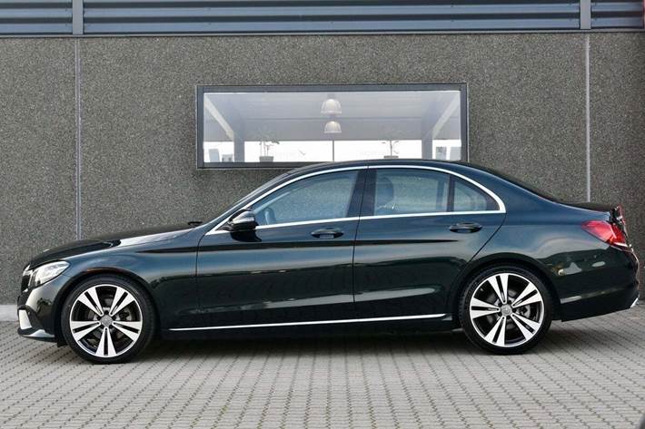 Grøn Mercedes C220 d fra 2019