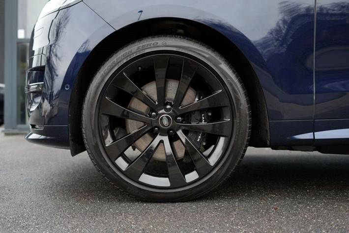 Blå Land Rover Range Rover sport fra 2023