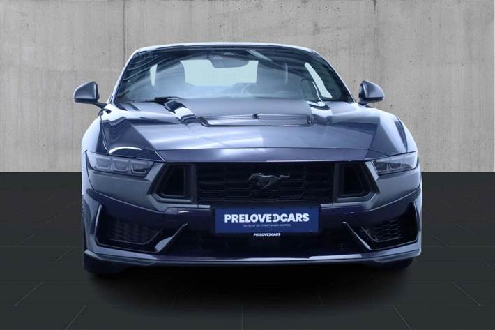 Blå Ford Mustang fra 2024