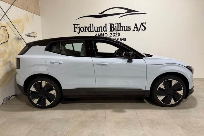 Blå Volvo EX30 fra 2024