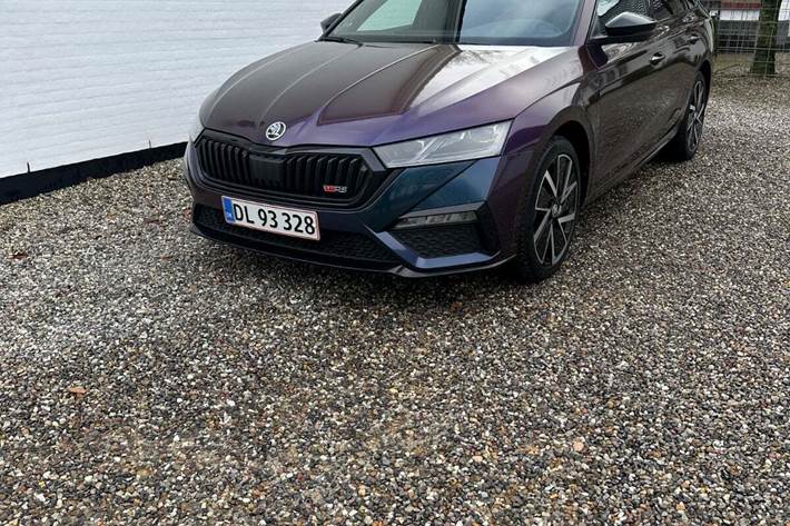 Grå Skoda Octavia fra 2021