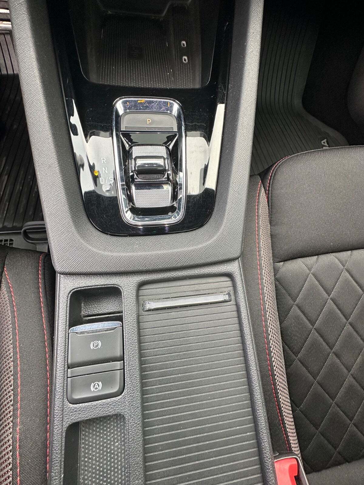 Grå Skoda Octavia fra 2021