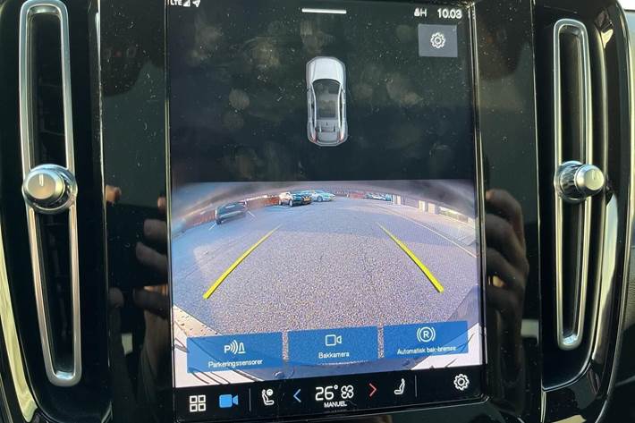 Grå Volvo C40 fra 2023