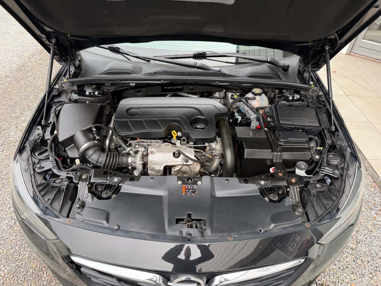 Sort Opel Insignia fra 2018