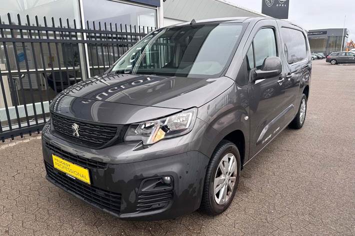 Grå Peugeot Partner fra 2020