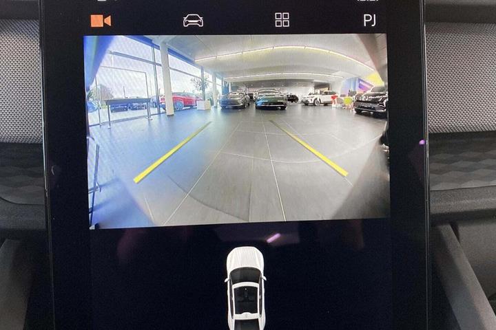 Hvid Polestar 2 fra 2023