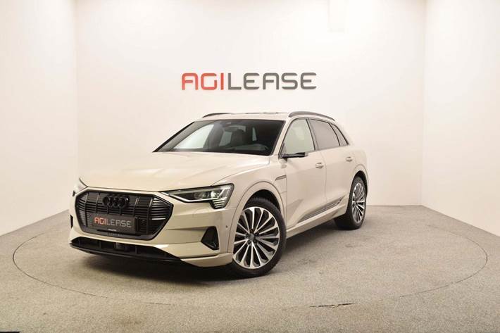 Beige Audi e-tron fra 2019 set udefra