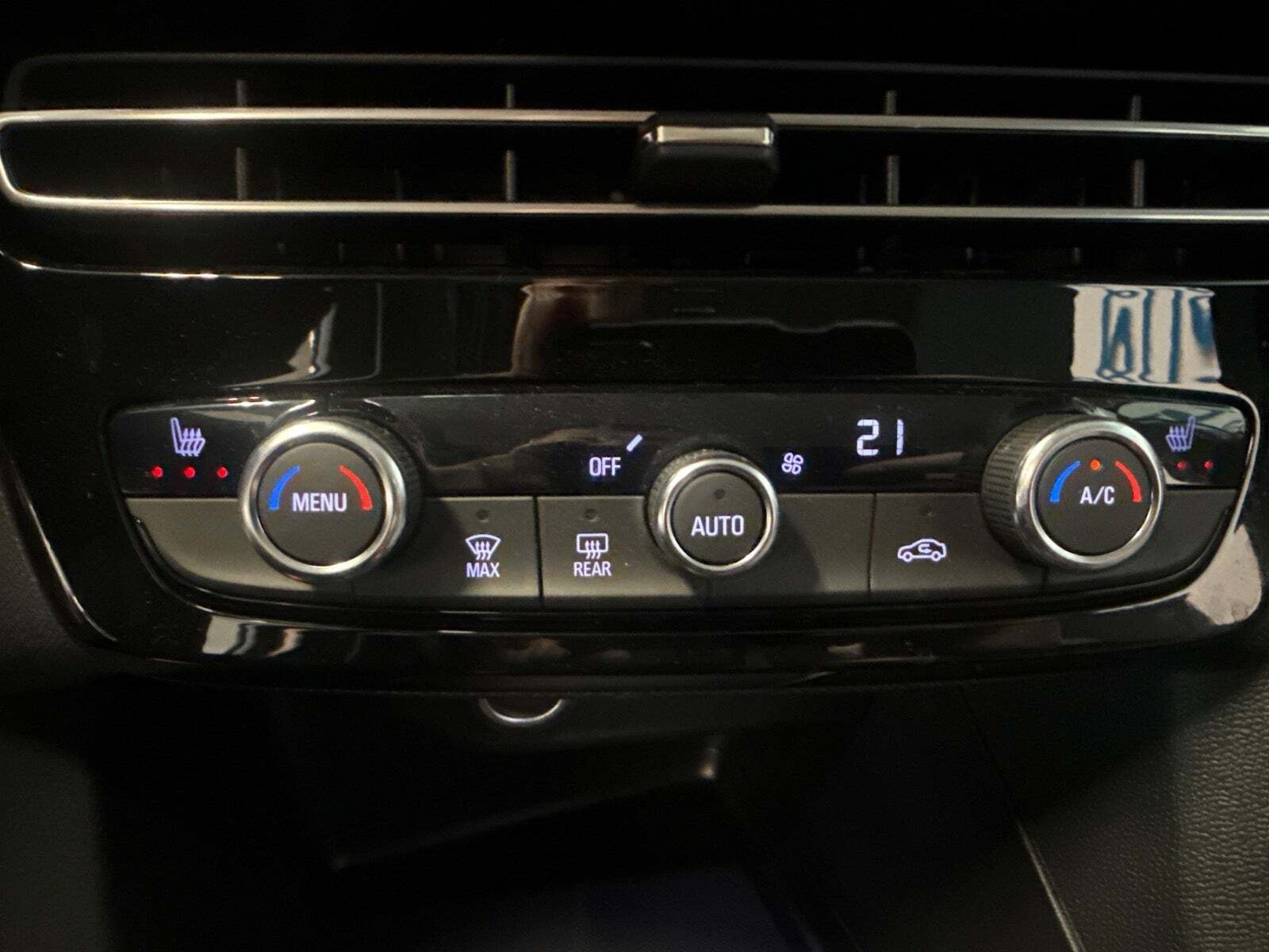 Sølv Opel Mokka-e fra 2023