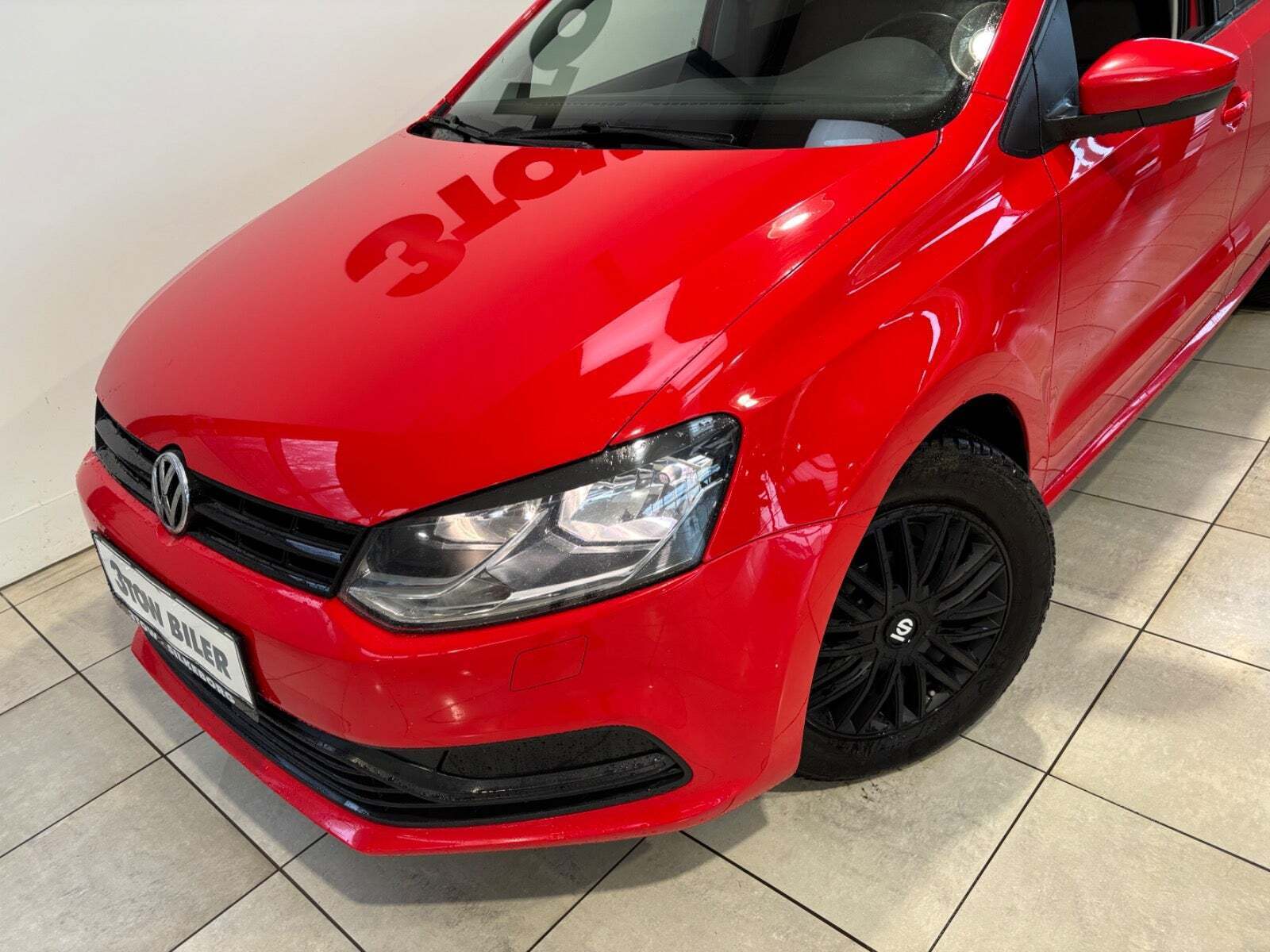Rød VW Polo fra 2015