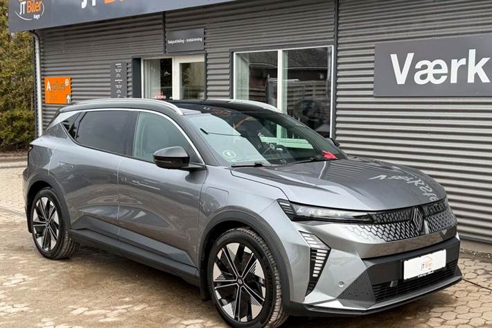 Grå Renault Scenic E-Tech fra 2024 set udefra
