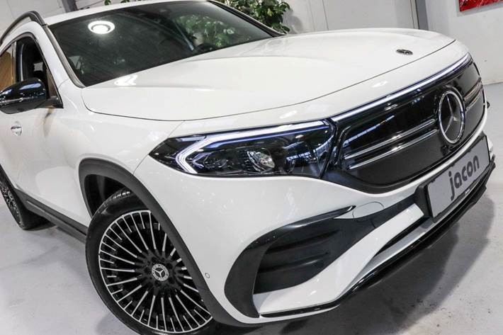 Hvid Mercedes EQB350 fra 2024