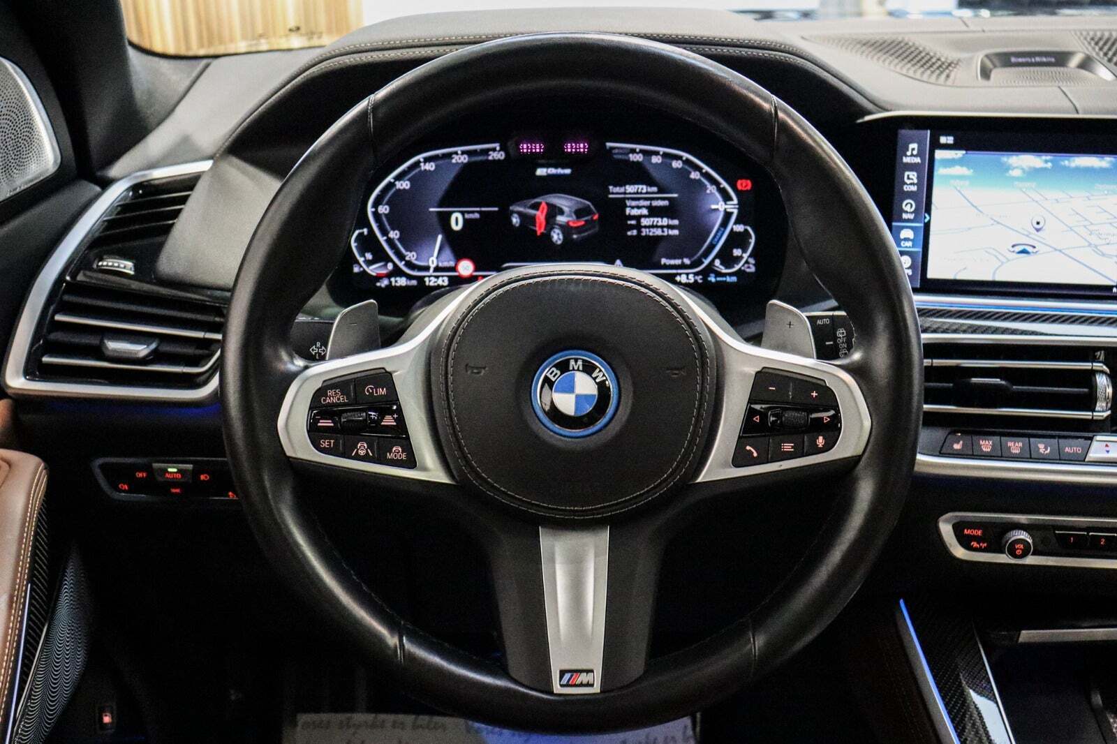 Grå BMW X5 fra 2022