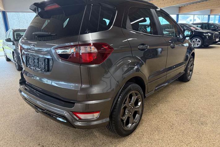 Grå Ford EcoSport fra 2019