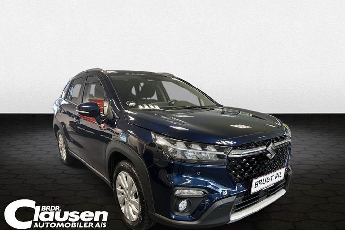 Blå Suzuki S-Cross fra 2022 set udefra