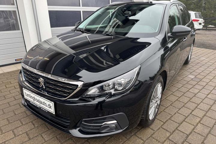 Sort Peugeot 308 fra 2021 set udefra