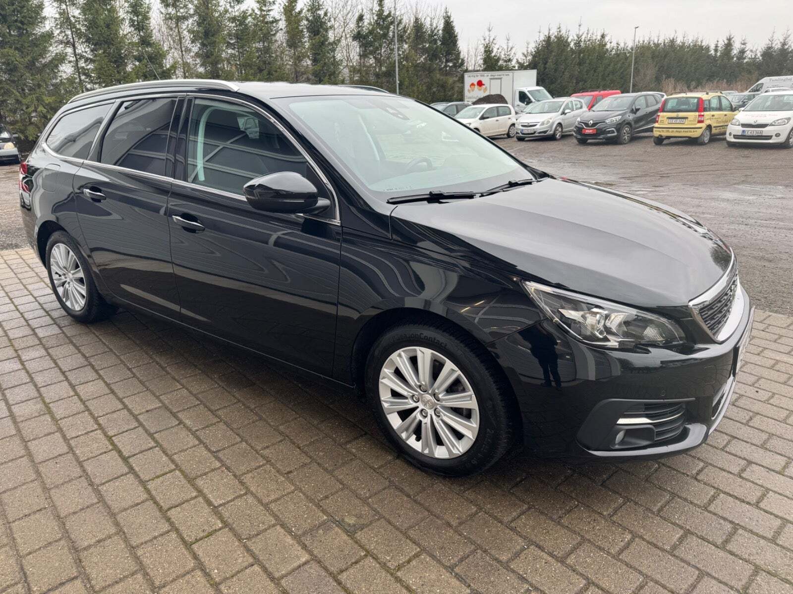 Sort Peugeot 308 fra 2021