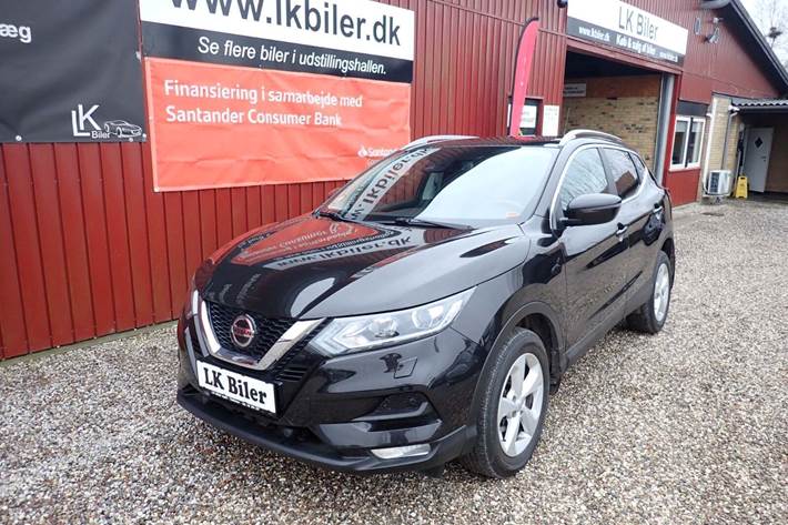 Sort Nissan Qashqai fra 2019 set udefra