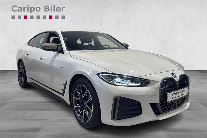 Hvid BMW i4 fra 2023 set udefra