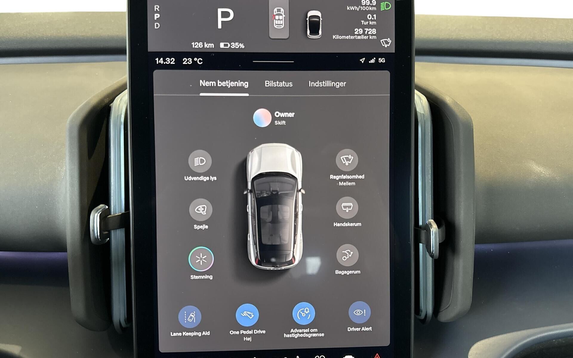 Grå Volvo EX30 fra 2024