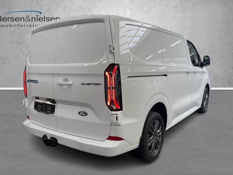 Ford E-Transit Custom 320 L1H1 EL Limited 218HK Van Aut.
