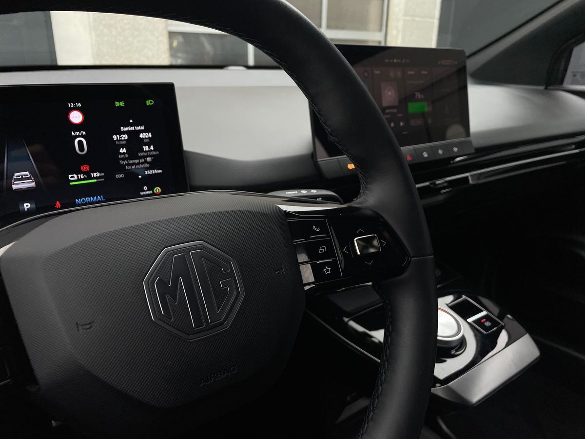 Grå MG MG4 Electric fra 2023