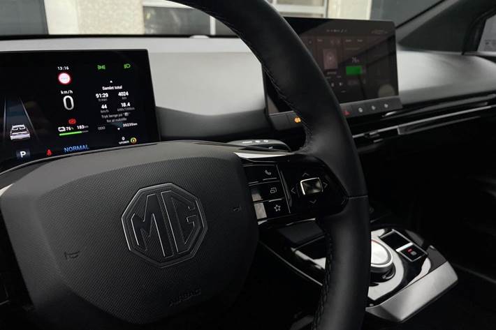 Grå MG MG4 Electric fra 2023