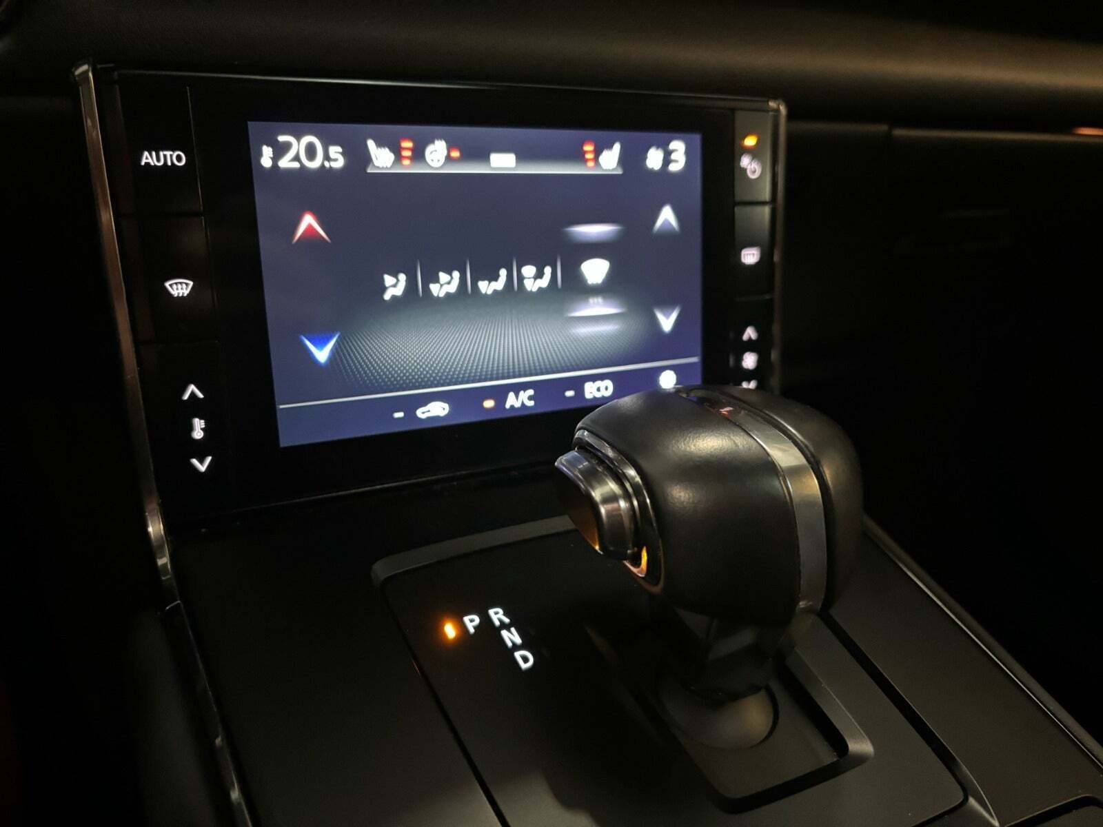 Grå Mazda MX-30 fra 2021