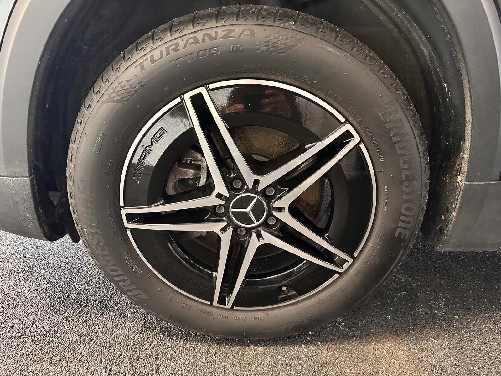 Sort Mercedes EQB250 fra 2023