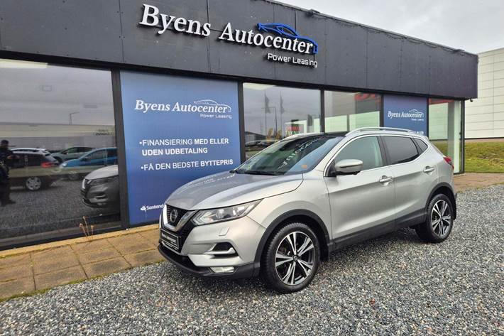 Grå Nissan Qashqai fra 2019 set udefra