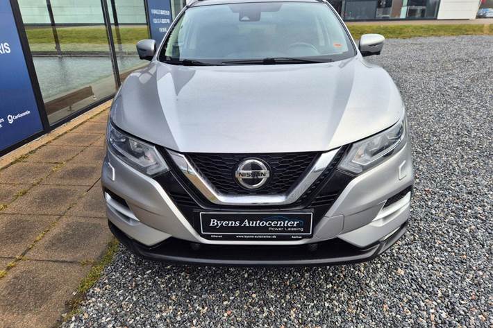 Grå Nissan Qashqai fra 2019