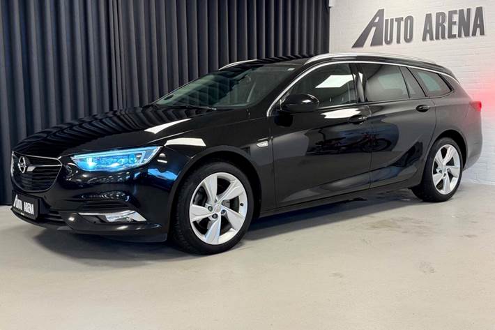 Sort Opel Insignia fra 2019 set udefra