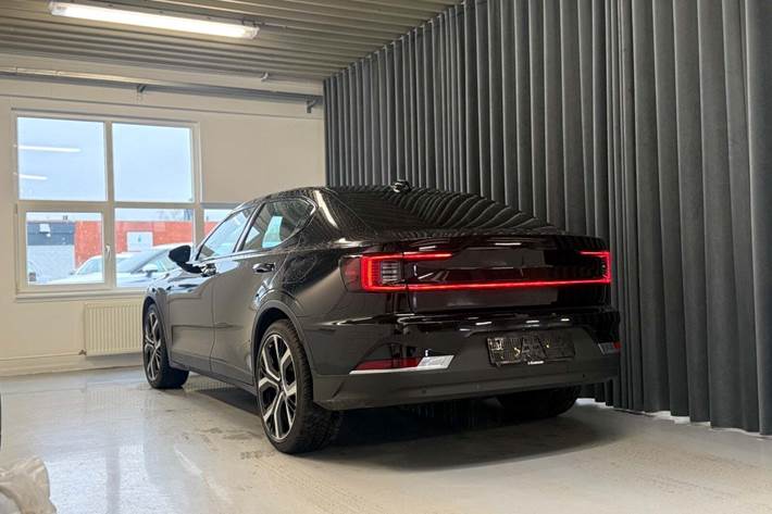 Sort Polestar 2 fra 2021