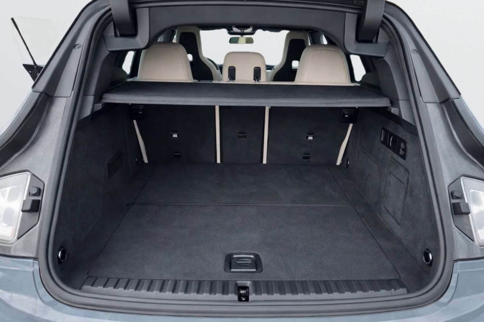 Grå BMW iX fra 2023