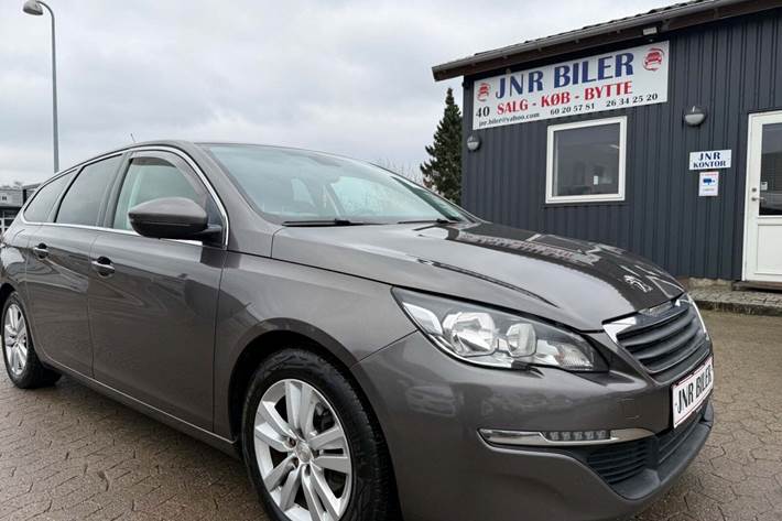 undefined Peugeot 308 fra 2016 set udefra