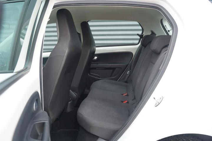 Hvid VW UP! fra 2018