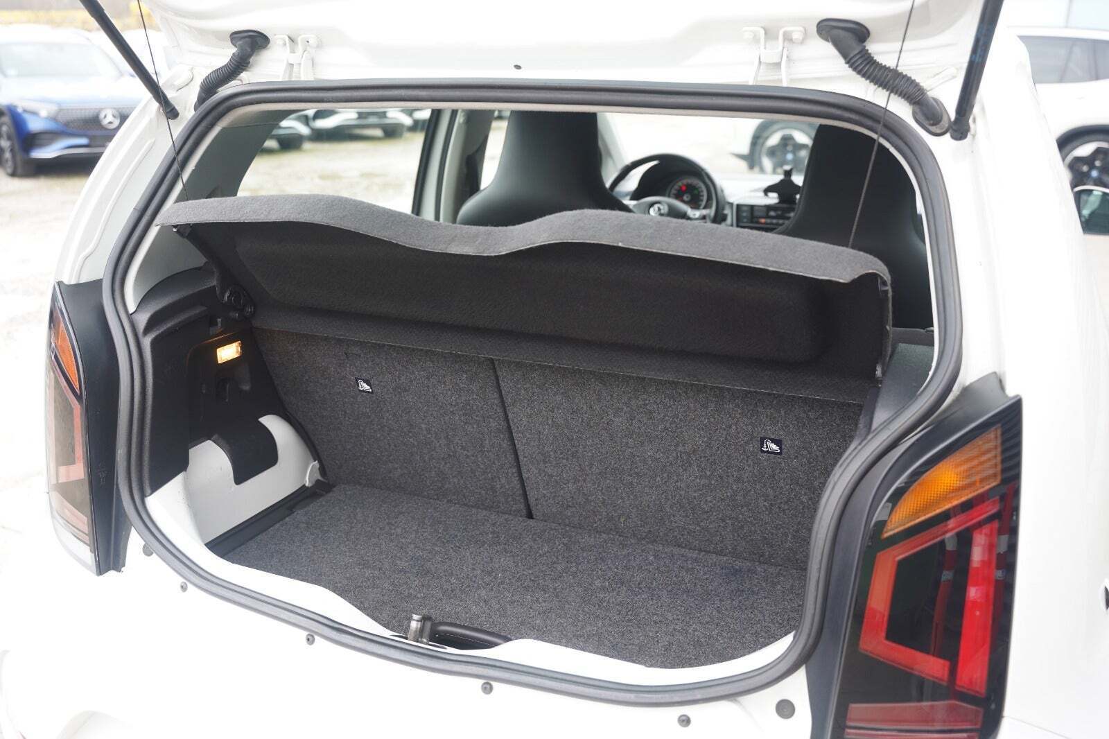 Hvid VW UP! fra 2018